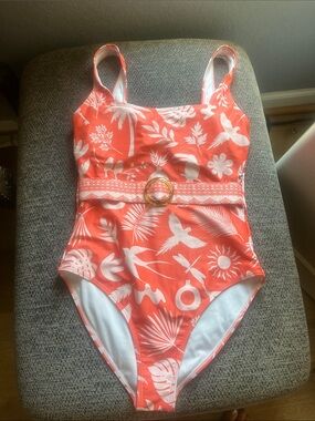 Retro-inspired One-Piece Swimsuit! Faux Belt with Faux Tortoise Belt Buckle | S